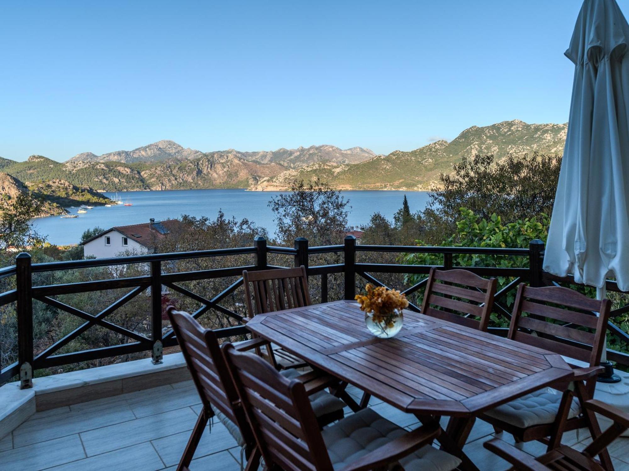 Almond * Marmaris